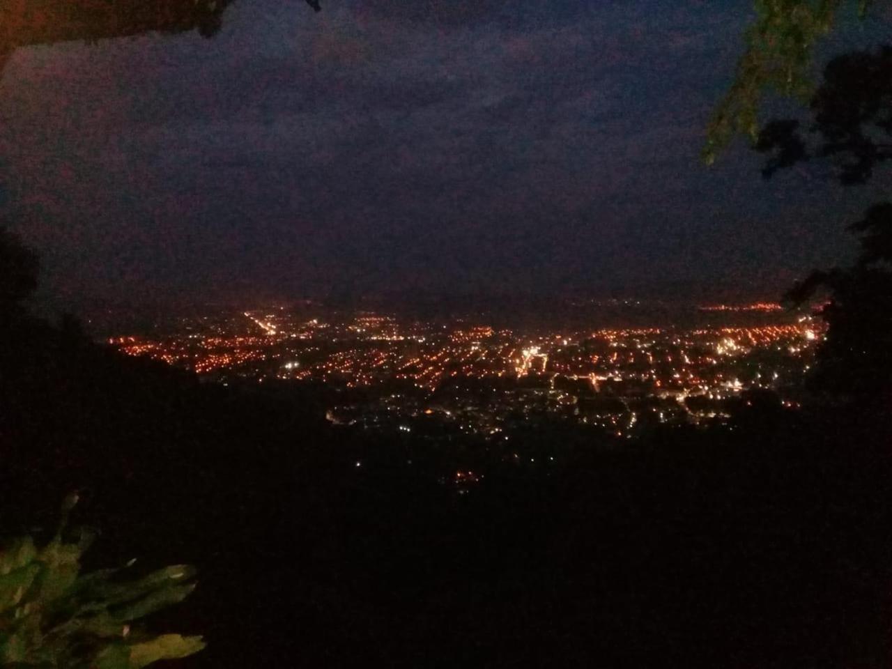 Hostal Juan Lindo San Pedro Sula Kültér fotó